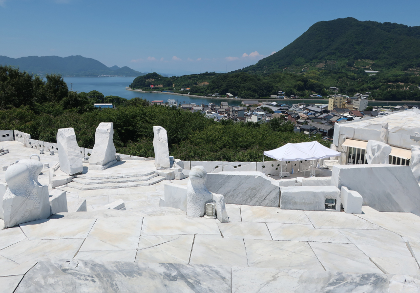 耕三寺未来心の丘から瀬戸田の町を臨む（生口島） イメージ